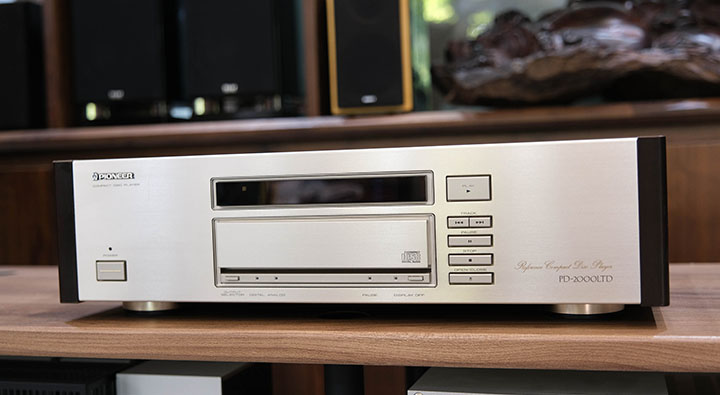 đầu cd pioneer 2000ltd
