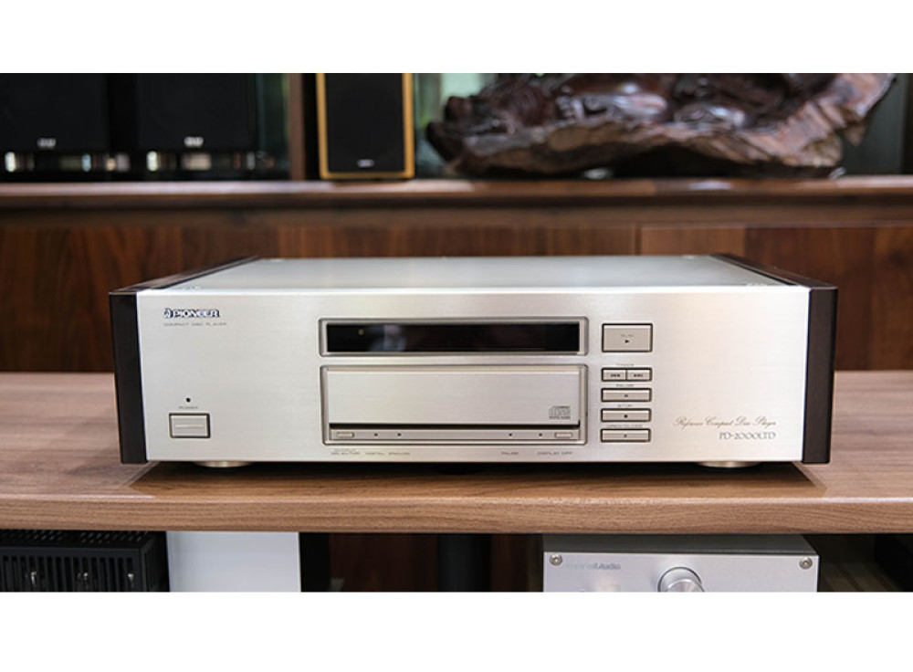 Đầu CD Pioneer PD-2000LTD Tượng đài của các Audiophile thập